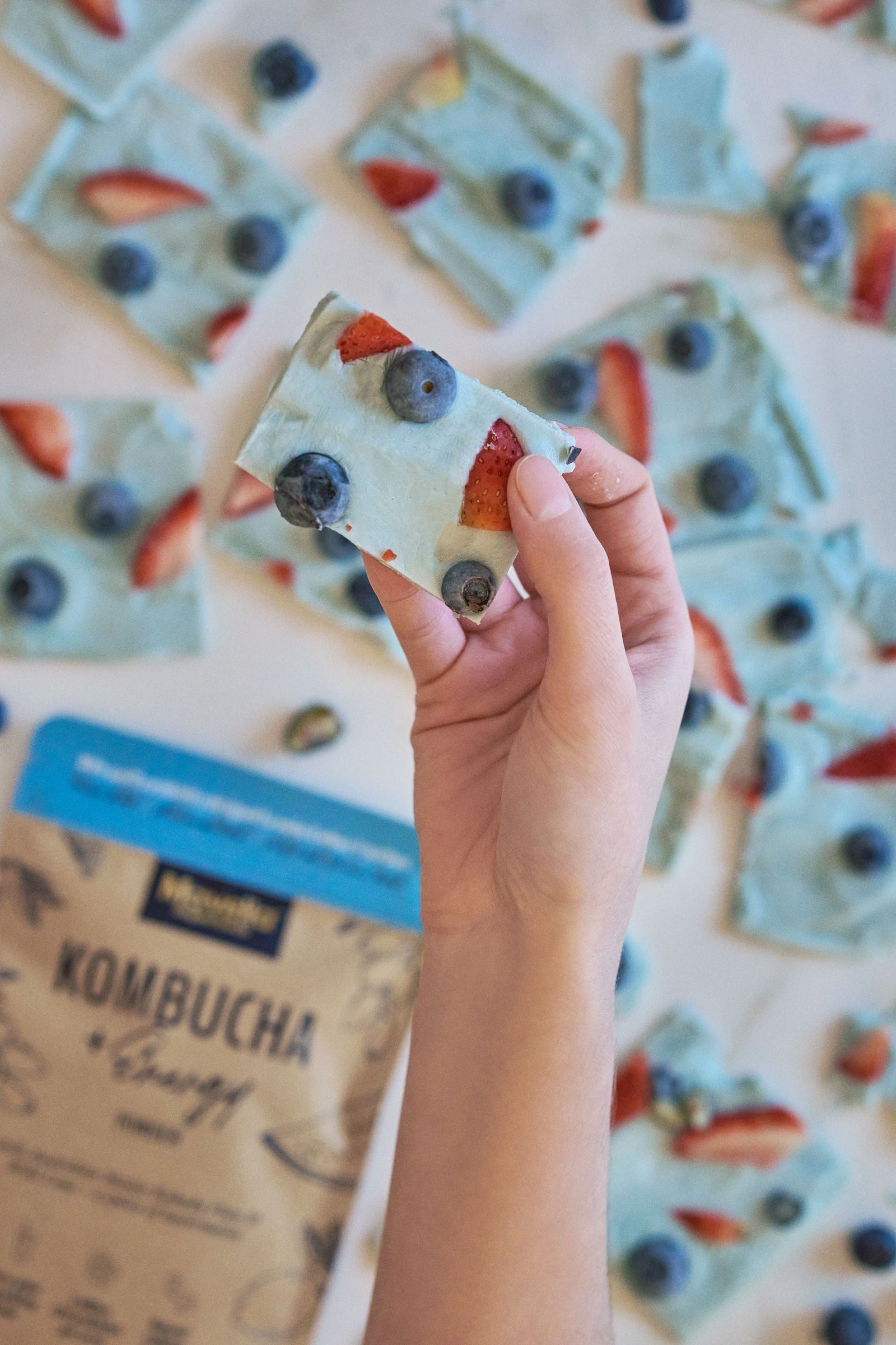 Blue Yoghurt & Berries Bark